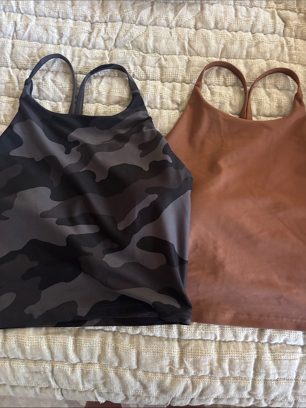 Old navy Women’s Athletic crop Tank Top - Brown and Black Camo Small